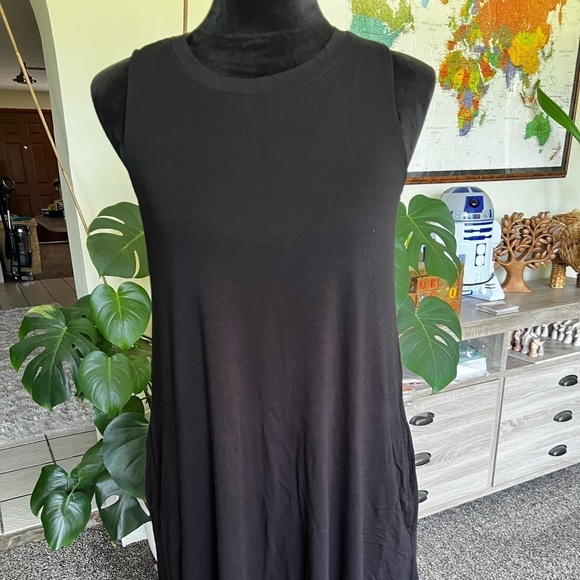 Time and Tru Dresses & Skirts - Time and Tru Black Sleeveless Halter Mini Dress